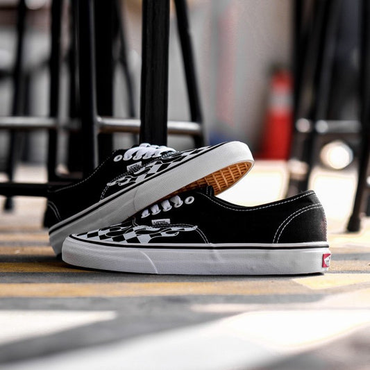 Vans Authentic Checkerboard Flame Black / White ORIGINAL